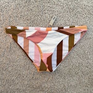 NWOT Maaji Pink Cube Reversible Bikini Bottom Size Medium